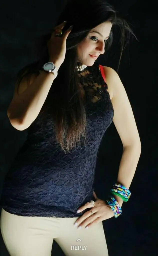 Escorts in Jumeirah Aria perfect for fine dining and elite social events.